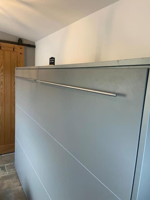Adorable Bedsit For You, Partner And Your Pet! Stepaside  Luaran gambar